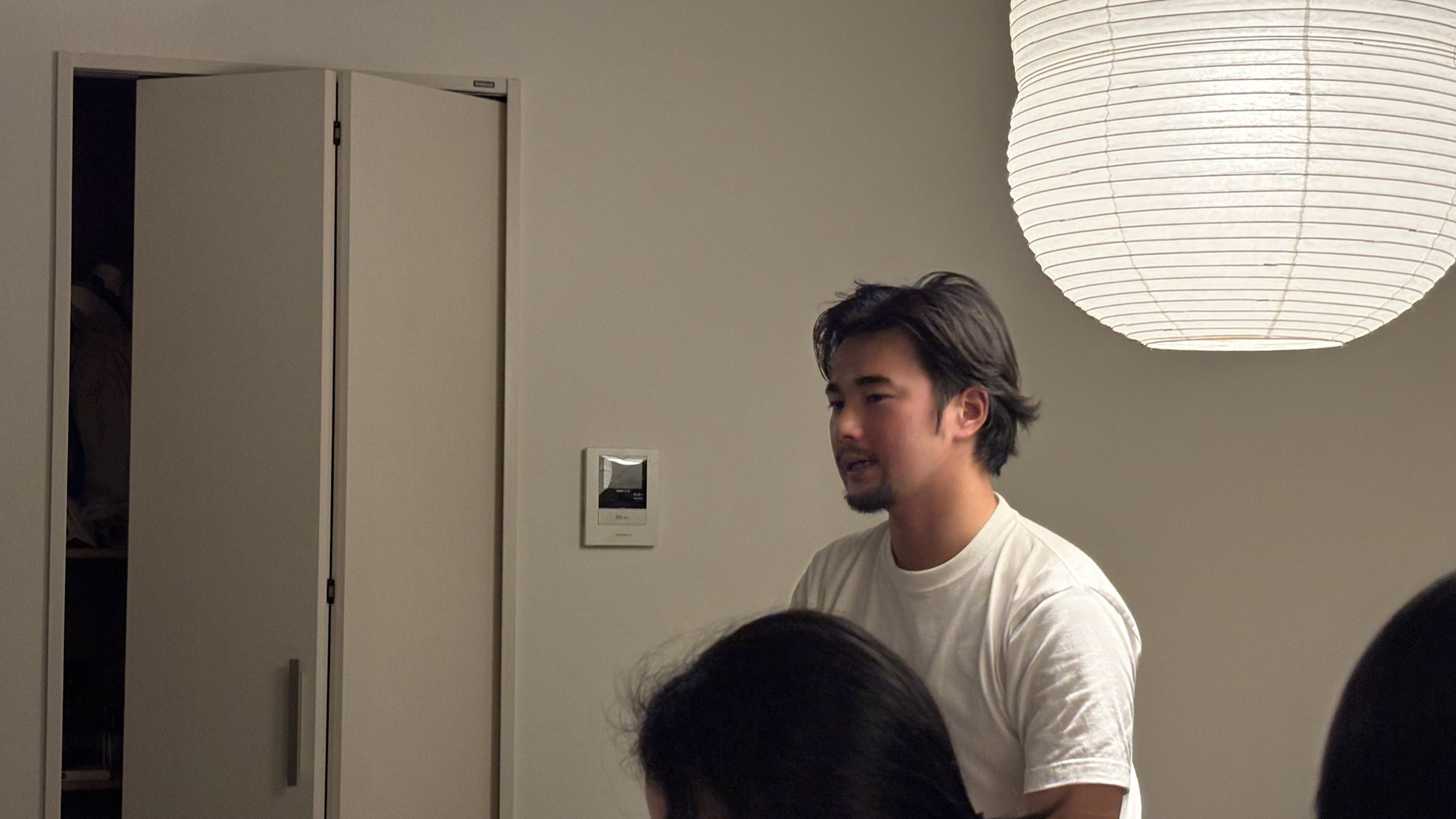 ROOTsで参加者に話す醸造家の柳川周さん